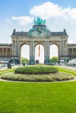 L'arco trionfale (Arc de Triomphe) nel parco di Cinquantenaire a Bruxelles, Belgio Fotografie Stock L'arco trionfale (Arc de Triomphe) nel parco di Cinquantenaire a Bruxelles, Belgio Fotografie Stock