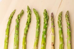 L'asperge verte fraîche tire le modèle, vue supérieure Au-dessus du blanc Modèle de configuration d'appartement d'asperge de fond photo libre de droits L'asperge verte fraîche tire le modèle, vue supérieure Au-dessus du blanc Modèle de configuration d'appartement d'asperge de fond photo libre de droits