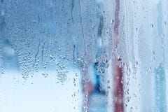 L'eau naturelle se laisse tomber sur le verre, verre de fenêtre avec la condensation, le humidité fort et élevé, grandes baisses photos stock L'eau naturelle se laisse tomber sur le verre, verre de fenêtre avec la condensation, le humidité fort et élevé, grandes baisses photos stock