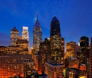 L'horizon de Philadelphie au crépuscule image libre de droits L'horizon de Philadelphie au crépuscule image libre de droits