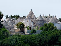 L'Italie, le Pouilles, l'Alberobello et son trulli photo stock L'Italie, le Pouilles, l'Alberobello et son trulli photo stock