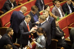 11 26 L'Ucraina 2018 kiev Verkhovna Rada dell'Ucraina Votando per la legge su legge marziale in Ucraina Delegati dell'ucranino immagini stock 11 26 L'Ucraina 2018 kiev Verkhovna Rada dell'Ucraina Votando per la legge su legge marziale in Ucraina Delegati dell'ucranino immagini stock