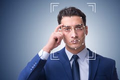 L'uomo nel concetto di riconoscimento di fronte fotografie stock libere da diritti L'uomo nel concetto di riconoscimento di fronte fotografie stock libere da diritti