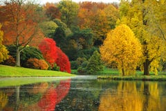 La bellezza stunning dell'autunno in Inghilterra. fotografia stock libera da diritti La bellezza stunning dell'autunno in Inghilterra. fotografia stock libera da diritti
