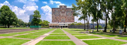 La biblioteca central en la universidad autónoma nacional en México imágenes de archivo libres de regalías La biblioteca central en la universidad autónoma nacional en México imágenes de archivo libres de regalías