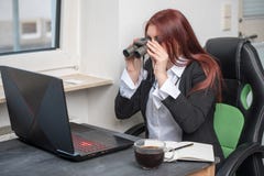 La búsqueda algo en Internet no es tan fácil fotografía de archivo libre de regalías La búsqueda algo en Internet no es tan fácil fotografía de archivo libre de regalías
