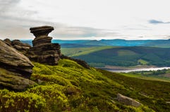 La cantina sbalorditiva del sale, trascurante la bella valle superiore di Derwent, parco nazionale di punta del distretto fotografia stock libera da diritti La cantina sbalorditiva del sale, trascurante la bella valle superiore di Derwent, parco nazionale di punta del distretto fotografia stock libera da diritti