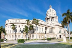 La cartolina ha sparato di Campidoglio che costruisce a Avana fotografia stock libera da diritti La cartolina ha sparato di Campidoglio che costruisce a Avana fotografia stock libera da diritti