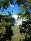 La cascada más grande del mundo - lado de las cataratas del Iguazú la Argentina foto de archivo libre de regalías La cascada más grande del mundo - lado de las cataratas del Iguazú la Argentina foto de archivo libre de regalías