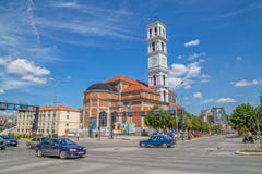 La cattedrale di Madre Teresa benedetta in Pristina immagini stock libere da diritti La cattedrale di Madre Teresa benedetta in Pristina immagini stock libere da diritti