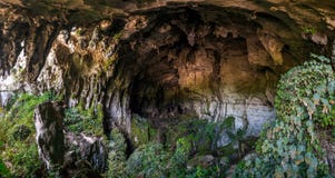 La caverne féerique énorme près de Kuching, Sarawak au Bornéo image stock La caverne féerique énorme près de Kuching, Sarawak au Bornéo image stock