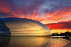 La Chine NCPA dans le coucher du soleil, Pékin La Chine NCPA dans le coucher du soleil, Pékin