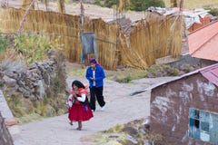 La communauté traditionnelle de Taquile, lac Titicaca, Pérou images libres de droits La communauté traditionnelle de Taquile, lac Titicaca, Pérou images libres de droits