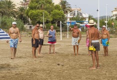 La conquista del bocce non classificato dei giochi fra le famiglie Alcossebre immagine stock libera da diritti La conquista del bocce non classificato dei giochi fra le famiglie Alcossebre immagine stock libera da diritti