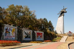 La COREA DEL NORD, Pyongyang: Centro urbano l'11 ottobre 2011 KNDR fotografia stock La COREA DEL NORD, Pyongyang: Centro urbano l'11 ottobre 2011 KNDR fotografia stock