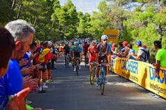 La course de cycle de Vuelta España de La serre la ligne une colline raide images libres de droits La course de cycle de Vuelta España de La serre la ligne une colline raide images libres de droits