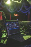 La disposición de DJ de un club foto de archivo La disposición de DJ de un club foto de archivo