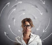 La empresaria confusa tiene vértigos concepto de tensión y de trabajo excesivo fotografía de archivo libre de regalías La empresaria confusa tiene vértigos concepto de tensión y de trabajo excesivo fotografía de archivo libre de regalías