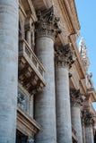 La façade de la cathédrale de St Peter à Vatican photos libres de droits La façade de la cathédrale de St Peter à Vatican photos libres de droits