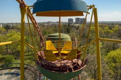 La foto ha fatto in una cabina Ferris Wheel fotografia stock libera da diritti La foto ha fatto in una cabina Ferris Wheel fotografia stock libera da diritti