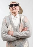La grand-maman fraîche représente sa droite Images libres de droits La grand-maman fraîche représente sa droite Images libres de droits