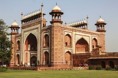 La grande porte à Taj Mahal, Âgrâ, Inde image stock La grande porte à Taj Mahal, Âgrâ, Inde image stock