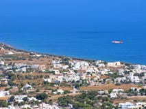 La Grèce, Santorini, village de Kamari, avion, mer, vue supérieure Photos libres de droits La Grèce, Santorini, village de Kamari, avion, mer, vue supérieure Photos libres de droits