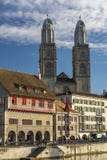 La iglesia icónica en ricos del ¼ de ZÃ, Suiza del nster del ¼ de Grossmà imagen de archivo libre de regalías La iglesia icónica en ricos del ¼ de ZÃ, Suiza del nster del ¼ de Grossmà imagen de archivo libre de regalías