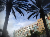 La località di soggiorno dal 2000 s di Florida ma l'hotel è come un mondo del futrue di George jetson fotografia stock La località di soggiorno dal 2000 s di Florida ma l'hotel è come un mondo del futrue di George jetson fotografia stock