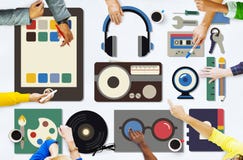 La musique par radio de films de media usine le concept photos libres de droits La musique par radio de films de media usine le concept photos libres de droits