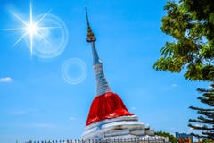 La pagoda est? cerca de r?o foto de archivo libre de regalías La pagoda est? cerca de r?o foto de archivo libre de regalías