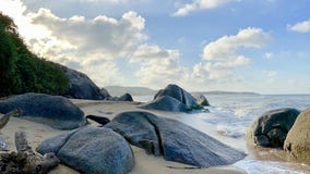 La plage de KheaKhea, province de Pattani la mer en Thaïlande est si belle images libres de droits La plage de KheaKhea, province de Pattani la mer en Thaïlande est si belle images libres de droits