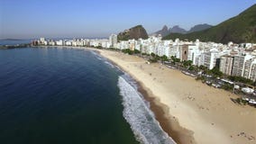 La playa famosa de Copacabana en Rio de Janeiro El Brasil Suramérica La playa famosa de Copacabana en Rio de Janeiro El Brasil Suramérica