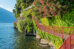 La promenade scénique de ` du ` d'amants dans Varenna, lac Como La Lombardie, Italie photographie stock La promenade scénique de ` du ` d'amants dans Varenna, lac Como La Lombardie, Italie photographie stock