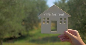 La publicité de la villa pour le loyer banque de vidéos La publicité de la villa pour le loyer banque de vidéos