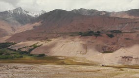 La rivière de Panj et les montagnes de Pamir, Panj est partie supérieure du fleuve Amu Darya Frontière de vue panoramique, de Tad banque de vidéos La rivière de Panj et les montagnes de Pamir, Panj est partie supérieure du fleuve Amu Darya Frontière de vue panoramique, de Tad banque de vidéos