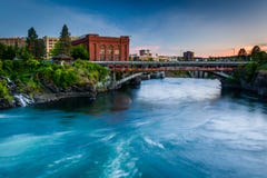 La rivière de Spokane au coucher du soleil, à Spokane