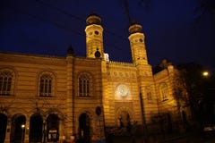 La sinagoga histórica vieja en Budapest imagen de archivo La sinagoga histórica vieja en Budapest imagen de archivo