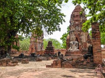 La Tailandia - giardini del tempio di Ayutthaya fotografia stock La Tailandia - giardini del tempio di Ayutthaya fotografia stock