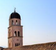 La torre - iglesia y monasterio franciscanos fotos de archivo libres de regalías La torre - iglesia y monasterio franciscanos fotos de archivo libres de regalías