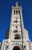 La tour de cloche en pierre scénique de Notre Dame de la Garde Basilica, Marseille, France images stock La tour de cloche en pierre scénique de Notre Dame de la Garde Basilica, Marseille, France images stock