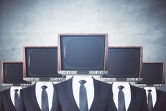 La TV obsoleta dirigió a hombres de negocios libre illustration La TV obsoleta dirigió a hombres de negocios libre illustration