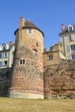 La vecchia parete Gallo-romana in una le Mans Fotografie Stock Libere da Diritti La vecchia parete Gallo-romana in una le Mans Fotografie Stock Libere da Diritti