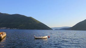 La vieille ville de Perast sur le rivage de la baie de Kotor, Monténégro Th banque de vidéos La vieille ville de Perast sur le rivage de la baie de Kotor, Monténégro Th banque de vidéos