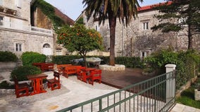 La vieille ville de Perast sur le rivage de la baie de Kotor, Monténégro Th clips vidéos La vieille ville de Perast sur le rivage de la baie de Kotor, Monténégro Th clips vidéos