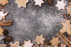 La vue de Composion de Noël avec l'espace de copie pour des biscuits de pain d'épice de nouvelle année des textes de conception v photos libres de droits La vue de Composion de Noël avec l'espace de copie pour des biscuits de pain d'épice de nouvelle année des textes de conception v photos libres de droits