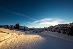 Laat op de skihelling stock fotografie Laat op de skihelling stock fotografie