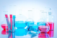 Laboranckiego wyposażenia i nauki eksperymenty, Laborancki glassware zawiera chemicznego ciecz, nauki badanie, nauka zdjęcia royalty free Laboranckiego wyposażenia i nauki eksperymenty, Laborancki glassware zawiera chemicznego ciecz, nauki badanie, nauka zdjęcia royalty free