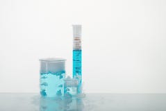 Laboratory equipment. Dry ice in the beakers. Lab experiment. stock photography Laboratory equipment. Dry ice in the beakers. Lab experiment. stock photography