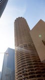 Lage hoekmening van een wolkenkrabber, Marina City, State Street, Chica stock afbeelding Lage hoekmening van een wolkenkrabber, Marina City, State Street, Chica stock afbeelding